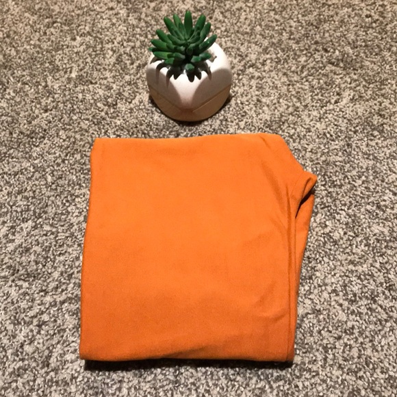 LuLaRoe Pants - NWT! LuLaRoe leggings OS burnt orange color 🧡